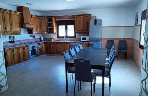 Alora Cabaña | Casa La Fuente ideal para familias con piscina y barbacoa