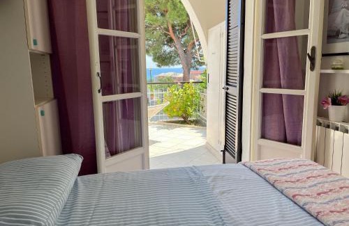 Ceriale Apartamento | Casa La Perla - Alloggio con terrazza panoramica, piscina e free parking