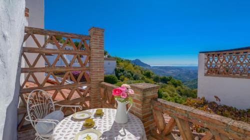 Gaucín Villa | Casa La Tinaja de Gaucin by Ruralidays