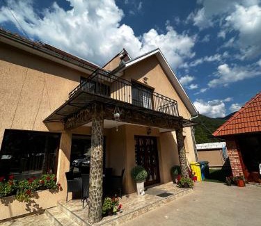 Chiscau Casa | Casa Larisa