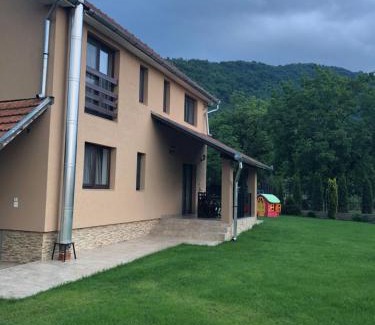 Chiscau Casa | Casa Larisa