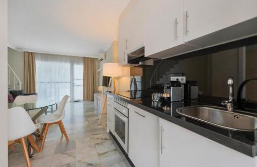 Urbanización Hacienda las Chapas Casa | Casa Latifa