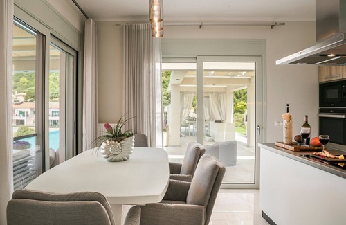 Sarlata Villa | Casa Laura - Sky Lounge Villas