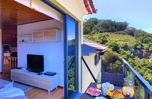 Sao Jorge Casa | Casa Leão de Ouro by LovelyStay
