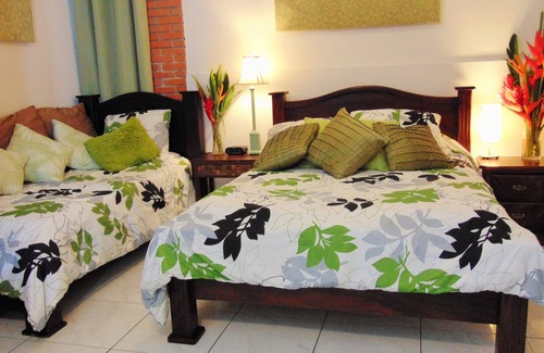 Pavas Cama Y Desayuno | Casa Lima Bed & Breakfast