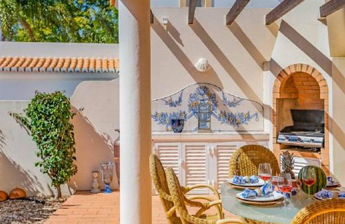 Estombar Villa | Casa Limoeiro