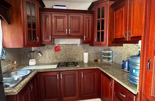 Payita Casa | Casa Linda: 10 Mins to Beach and lagoon with AC and Free Parking