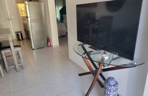 Sector 2 Chalet De Esquí | Casa linda, segura, cerca de todo, con estacionamiento, agradable patio, netflix