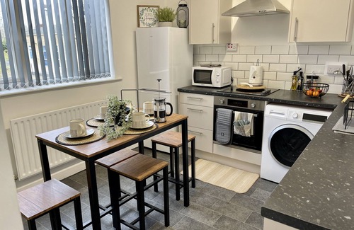 Wolverhampton Apartamento | Casa Lobo's Beautiful Suites +free offroad parking -Suite#2