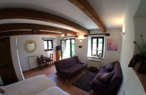Panicale Apartamento | CASA LORENZO ~ LAVANDA. Impresionante estudio de granja tranquila con piscina. 2 ~ 4 personas