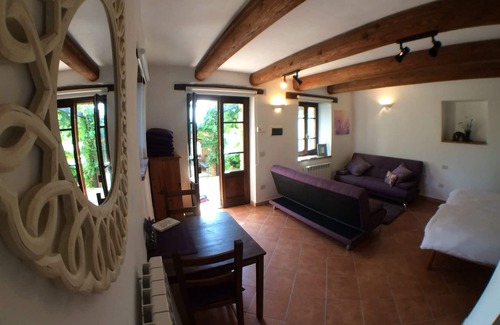 Panicale Apartamento | CASA LORENZO ~ LAVANDA. Impresionante estudio de granja tranquila con piscina. 2 ~ 4 personas