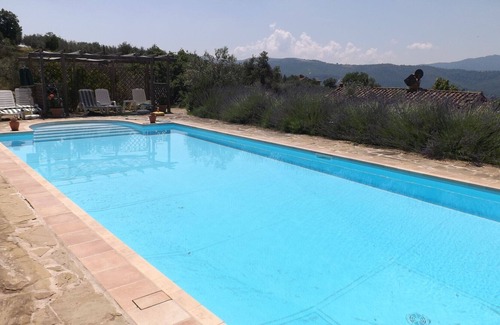 Panicale Apartamento | CASA LORENZO ~ OLIVA. Impresionante casa de campo tranquila con piscina. 2 ~ 4 personas