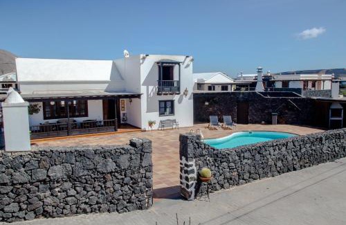 San Bartolome Casa | casa los veroles lanzarote