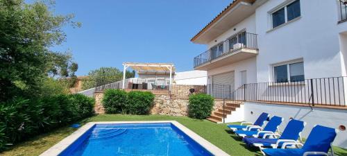 Pals Villa | Casa Loto