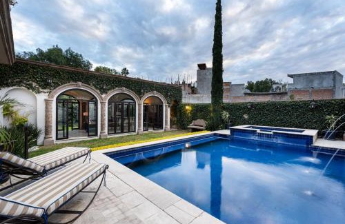 Zona Centro Villa | Casa Lu, Modern 3BR Home in Centro with Private Rooftop