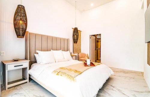 El Médano Ejidal Apartamento | Casa Lucy Cabo Your Opulent Cabo Retreat Awaits!