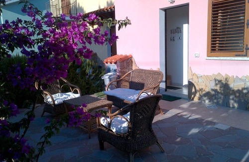 Porto Pino Casa | Casa Lulu, villa con jardín a 300 metros de la playa.