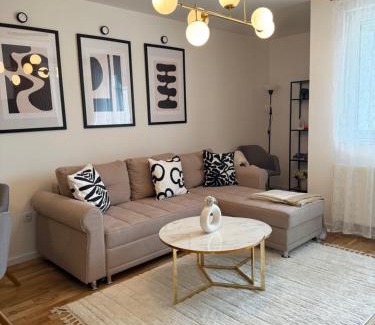 East Sarajevo Apartamento | Casa Luma Cozy & Stylish Flat, 10 min to City Center, Free Parking