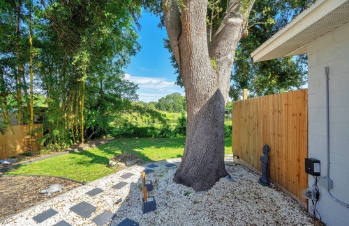 Conway Casa | Casa Luna w/Peaceful Lake view + 10min to dwtn!