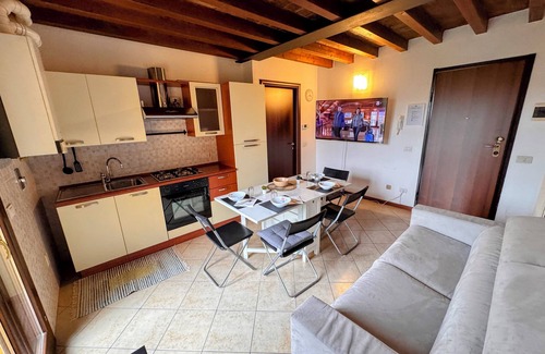 Formigine Apartamento | Casa Lupo - Complete apartment with 4 beds and private parking.
