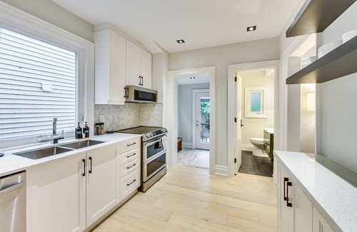 Yonge-Eglinton Casa | Casa Luxe On Subway Line!