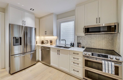 Yonge-Eglinton Casa | Casa Luxe On Subway Line!