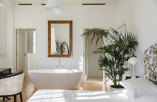 Lagos City Center Hotel | Casa Mãe Lagos