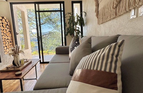 Zacatlán Apartamento | Estancia a la orilla del acantilado... Ideal para parejas! Casa Madera 1A