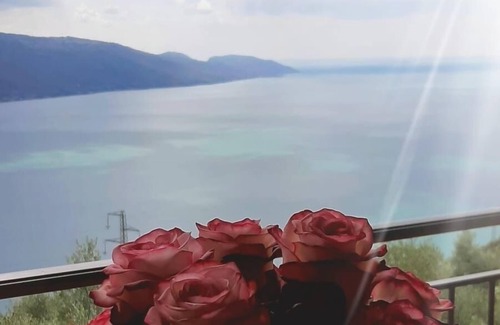 Oldesio Apartamento | Casa Maffei TOP apartment 1, floor 2, balcony with fantastic lake view, parking