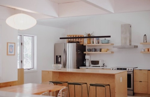 Windham Cabina | Casa Magda - Designer Home near Hiking + Swimming