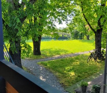 Metlika Casa | Casa Malu - mobile house by the Kolpa river