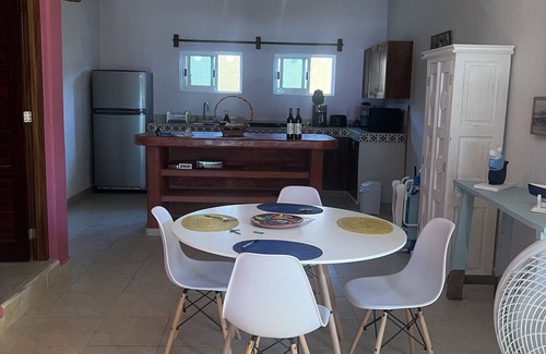 Ixtapa - Zihuatanejo Casa | Casa Mana: Casa frente al mar con piscina privada y cocina afuera.