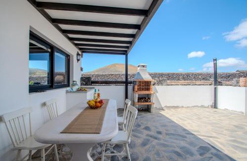 Masdache Apartamento | Casa Mar de Lava -Escapada activa en Masdache, corazón de Lanzarote
