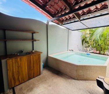 Paquera Casa | Casa Marañón con piscina Bioluminicencia Tortuga y Playa Quesera
