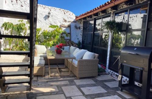 El Tanque Casa | CASA MARA Casa Rural con terraza, barbacoa y vistas al Teide