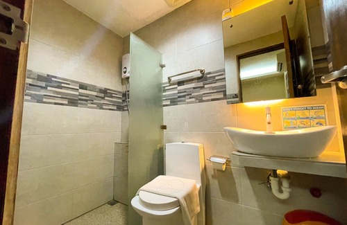Puerto Galera Hotel | Casa Marco Suites Puerto Galera