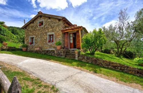 Pieve di Chio Casa | Casa Margherita 2 by PosarelliVillas