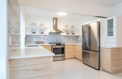 Garden Isles Casa | Casa Maria-3 Bedroom-2 Bath for 6 Guests-Waterfront-Heated Pool-Near Beaches