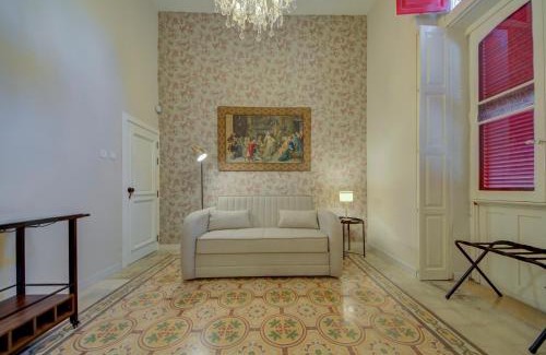 Cospicua Casa | Casa Marie, Stay in a Traditional Corner Townhouse in the 3 cities, built in 1881