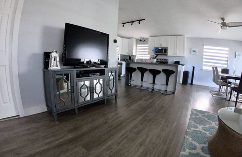 Twin Lakes Casa | Nuevo listado de Key Largo! Reserve su estancia con descuento hoy!