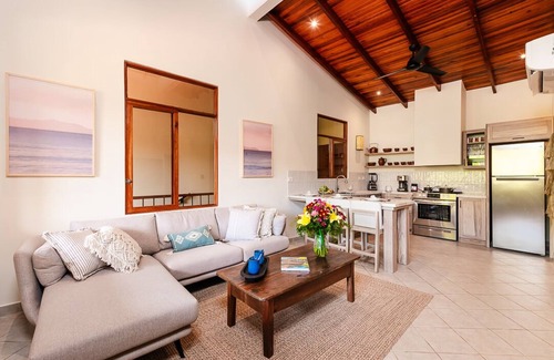 Santa Barbara Apartamento | Casa Markai newly remodeled 2bd modern apartment