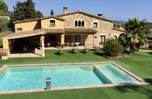 Mont-Ras Chalet De Esquí | Casa Mas Molines con piscina, jacuzzi y barbacoas