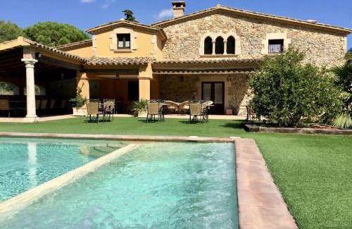 Mont-Ras Chalet De Esquí | Casa Mas Molines con piscina, jacuzzi y barbacoas