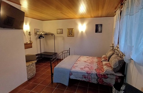 Rivarotta Cama Y Desayuno | Casa Masciò Independent room with bathroom, garden, parking, Jacuzzi.