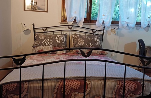 Rivarotta Cama Y Desayuno | Casa Masciò Independent room with bathroom, garden, parking, Jacuzzi.