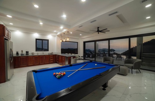 Jacó Villa | Casa Maverick. New 2024 Los Suenos Resort Private Pool Ocean View 7BR Sleeps 20