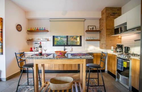 El Caloso Condominio | Casa Maya | 1-BR Oasis in Romantic Zone