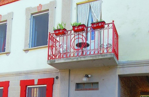 Govone Casa | Casa Menestrello B, fully refundable with voucher*: A welcoming apartment situated in the Roero area of Piedmont, with Free WI-FI.