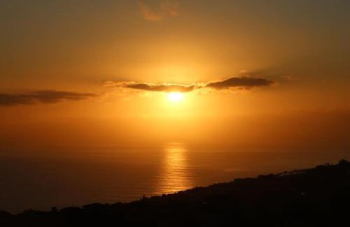 Calheta Casa | Casa Menezes Sunrise and Sunset Every Day