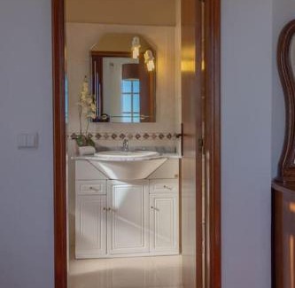 Calheta Casa | Casa Menezes Sunrise and Sunset Every Day